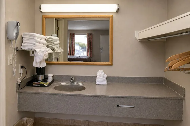 جناح بسرير كوين، Days Inn by Wyndham Apple Valley Pigeon Forge/Sevierville 4/5