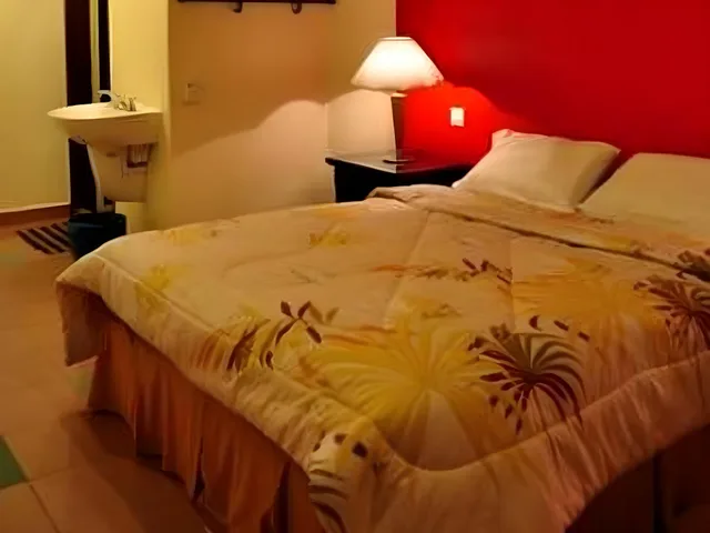 Family, 1 Double and 3 Single Beds, Silver Star Hotel 2/2