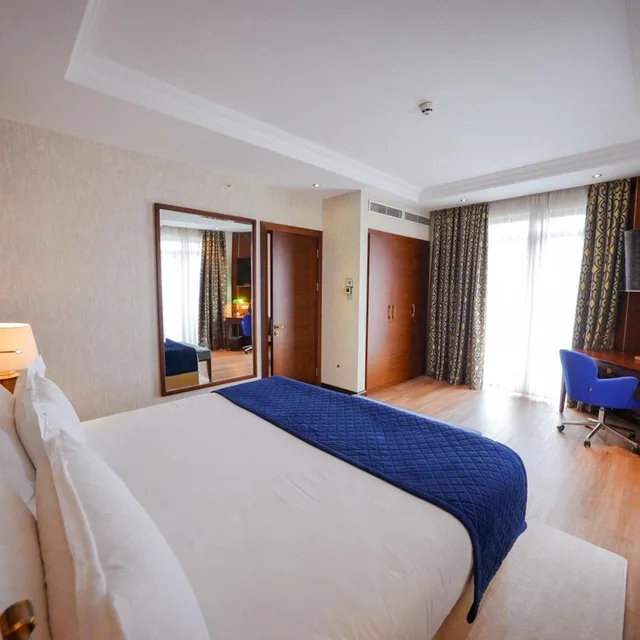 Wellborn King Suite, Wellborn Luxury Hotel 2/9