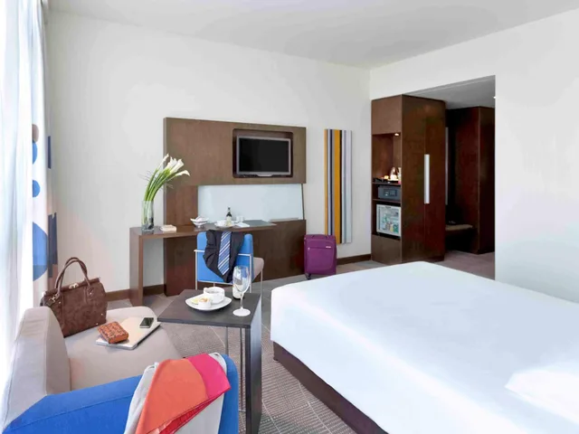غرفة سوبيريور بسرير فردي مع أريكة، Novotel Abu Dhabi Gate 1/10