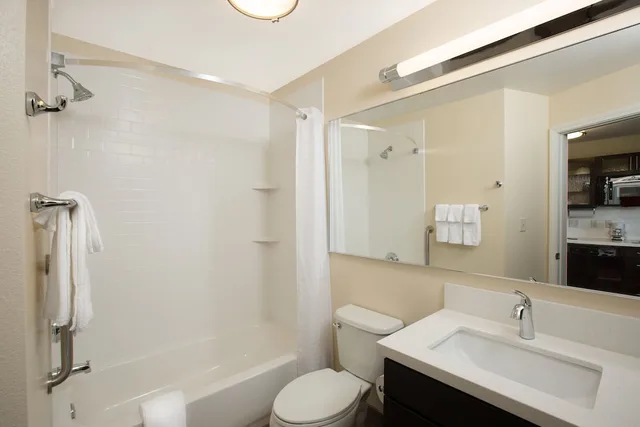 جناح بسرير كينج بغرفة نوم واحدة لذوي الإعاقة، Candlewood Suites Bellevue 4/4