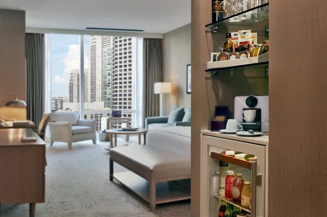 Spa Two Queen Deluxe Room، Trump International Hotel & Tower Chicago 6/6