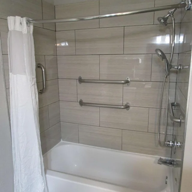 غرفة بسرير كينج بحوض استحمام لذوي الإعاقة، Best Western Pearl City Inn 5/5