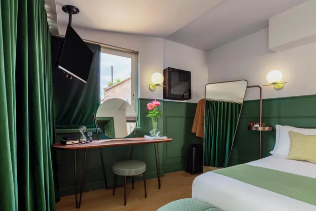 Deluxe, Double Bed, Balcony, Separate Building، Concordia 3/9