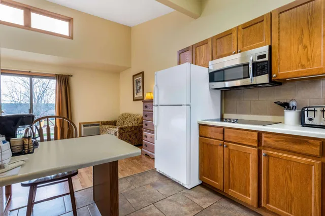 جناح استوديو بسرير كوين، Tamarack Wisconsin Dells a Ramada by Wyndham 5/7