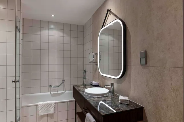 غرفة عائلية مع سرير إضافي، Hilton Cologne Hotel 3/4