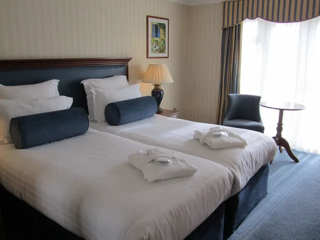 غرفة ديلوكس بسريرين منفصلين بإطلالة، Windmill Village Hotel, Golf Club Spa, BWSC 4/8