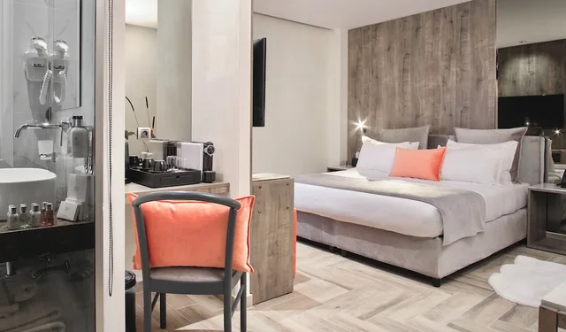 Duchess, Atrium, Queen Bed، Athens The L7 Str - Luxury Boutique Collection Hotel 4/7