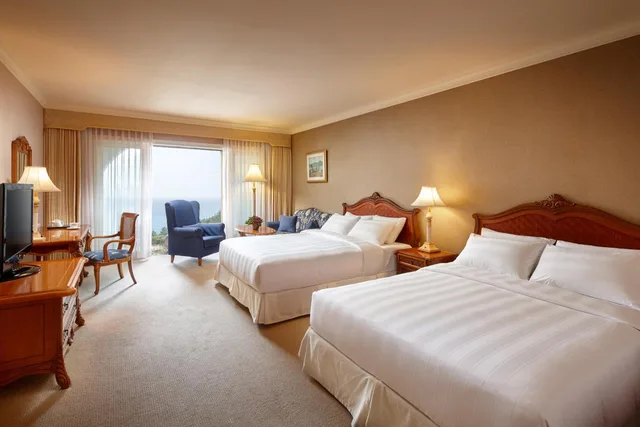 Ocean, Premier, Family, Twin Beds, 1 Double and 1 Single Bed، Lotte Hotel Jeju 1/2