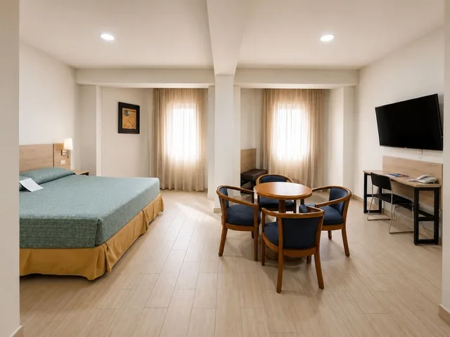 جناح بزنس، Hotel Son Mar Monterrey Centro 2/2