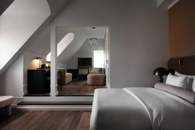 Director, Junior Suite, Executive, King Bed, Corner، Park Lane Copenhagen 1/2