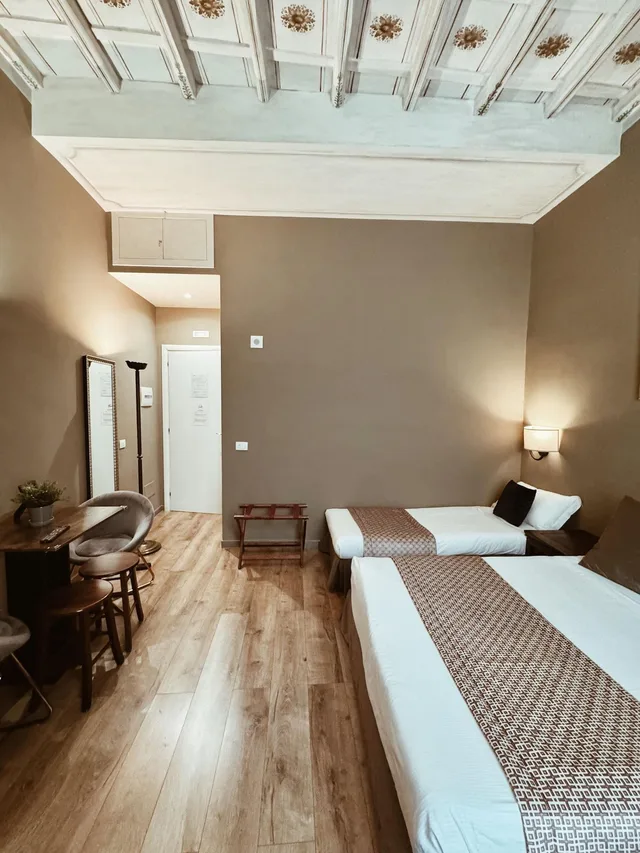 غرفة تنفيذية، Residenza Sciarra 4/8