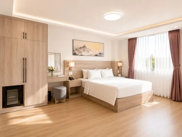 Garden, Executive, Double Bed, City View, Balcony، G8 Center Hotel Saigon 4/5