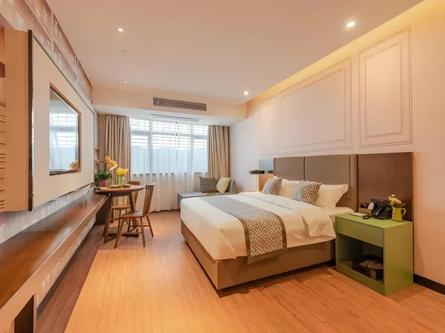 Business, Suite, King Bed, Gem Hefei Qianshan North Road Phoenix Hotel 1/2