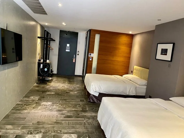 Deluxe, Family, 2 Queen Beds, 3 Door Hotel 5/10