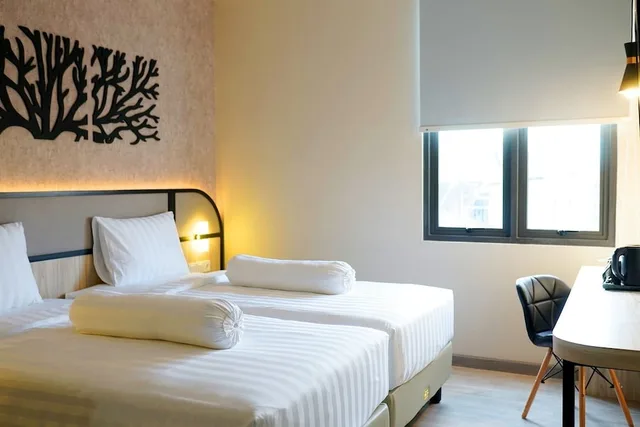 غرفة سوبيريور بسريرين منفصلين، Front One Gosyen Hotel Salatiga 1/7