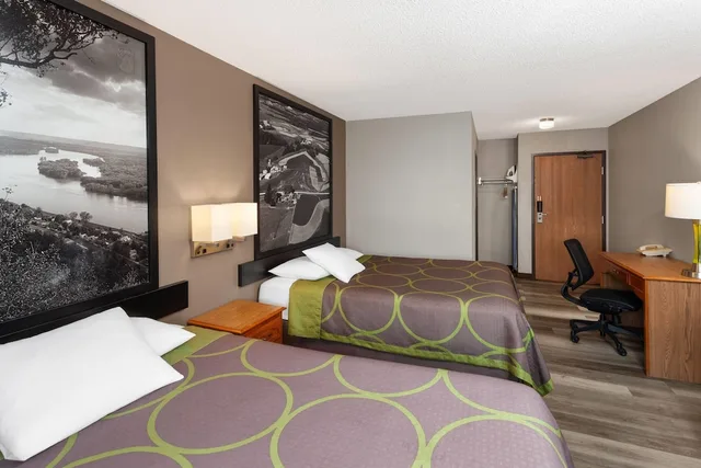 غرفة بسريرين كوين، Super 8 By Wyndham Green Bay Near Stadium 2/10