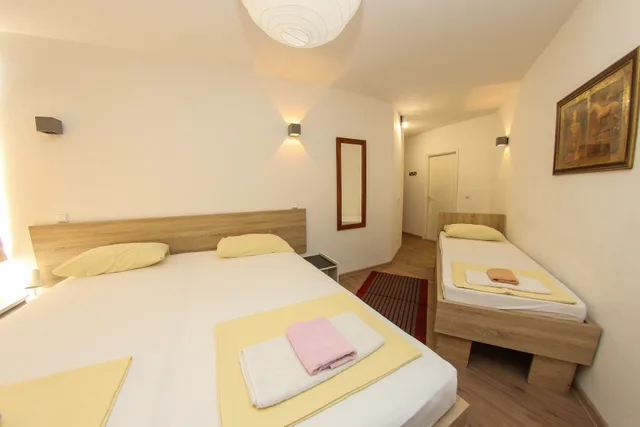 غرفة ثلاثية قياسية، Hayat Hotel 8/10