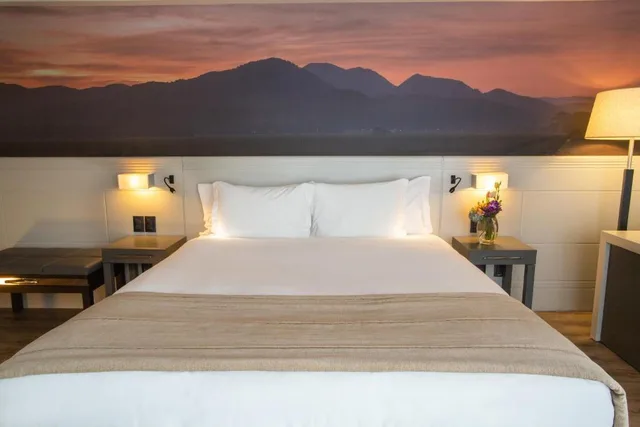 غرفة سوبيريور بسرير كينج بإطلالة جزئية على البحر، Novotel Florianopolis 3/3
