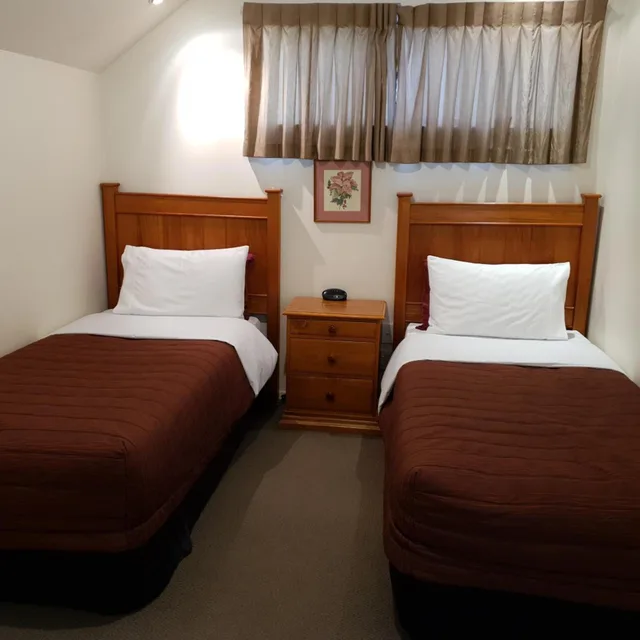 2 Bedrooms, Apartment, Rosewood Court Motel 3/6