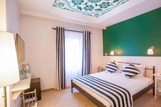 جناح، Araf Hotel 3/10