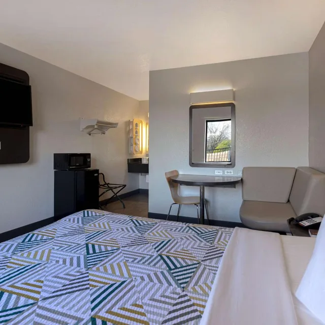 غرفة بسرير كوين، Motel6 San Antonio, TX - West SeaWorld 8/10