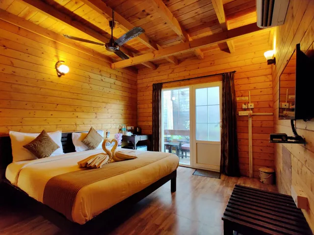 Deluxe, Cottage, Double Bed, La Vie Woods 2/2