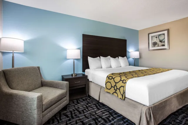 غرفة بسرير كينج، Baymont By Wyndham Joliet 7/10