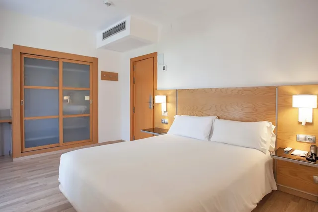 Standard, Twin Beds, City View, Balcony, Hotel Artiem Capri 7/10