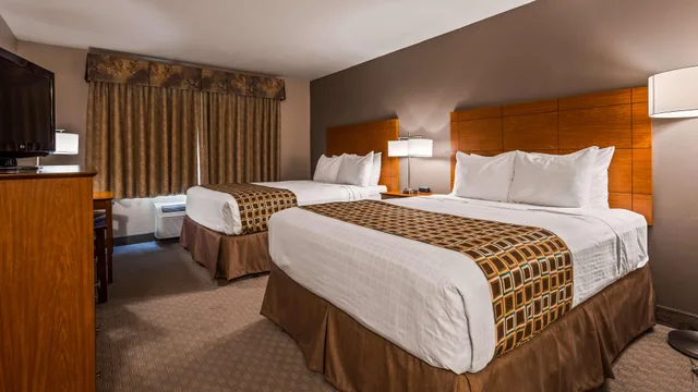 غرفة بسريرين كوين لذوي الإعاقة، Best Western Inn At The Rogue 2/3