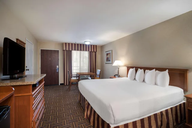 Room, Best Western Norwalk Inn 3/6