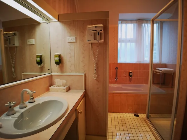 شقة بسريرين كوين وسريرين منفصلين بغرفتي نوم، MOTEL MAYFAIR ON CAVELL 1/1