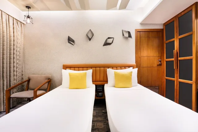 غرفة بريميير بسرير كينج، Keys Select by Lemon Tree Hotels 8/9