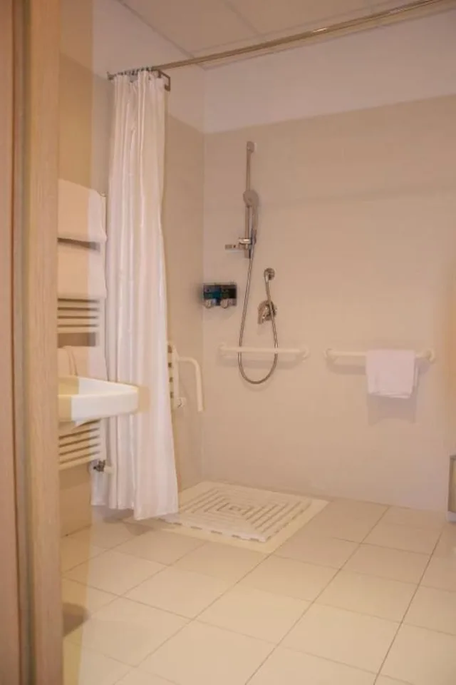 غرفة اقتصادية بسريرين منفصلين لذوي الإعاقة، Terme Beach Resort 6/6