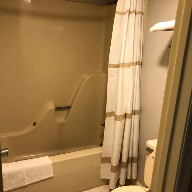 غرفة سوبيريور بسرير كينج للمدخنين، Econo Lodge Athens I-75 3/4