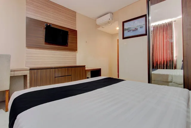 غرفة ديلوكس بسرير مزدوج، Collection O near Stadion Manahan formerly Graha Laweyan Solo 2/6