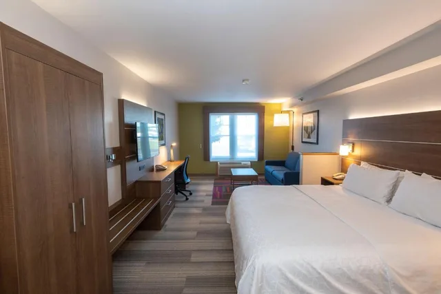 غرفة بسرير كينج، Holiday Inn Express Hotel Suites Iron Mountain 1/6
