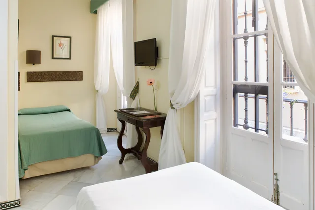 غرفة قياسية ثلاثية، Hotel Abril 4/5