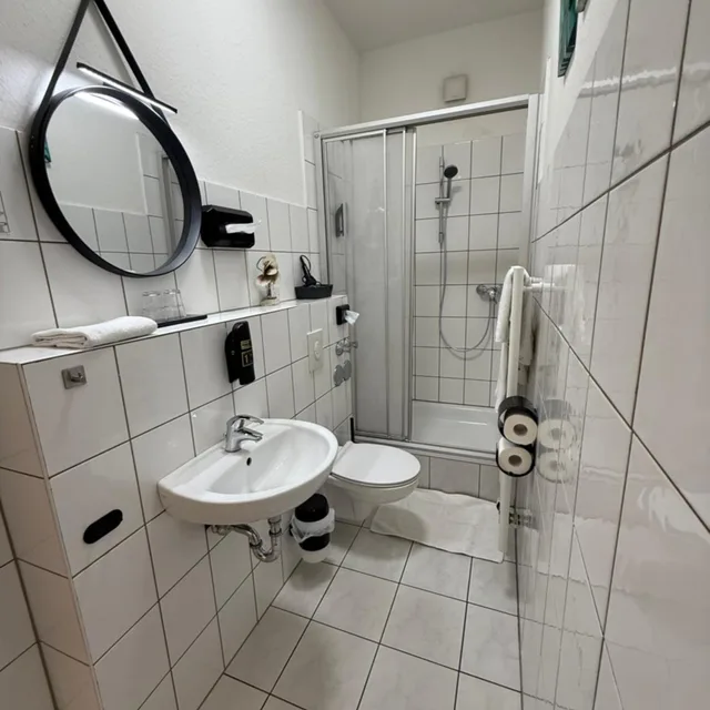 غرفة قياسية ثلاثية، Central Hotel Duisburg 7/8