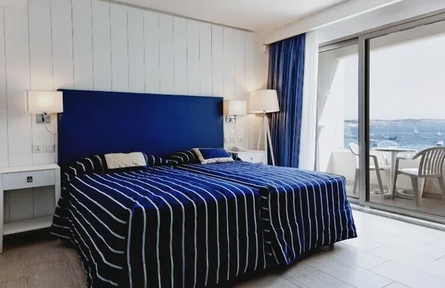 غرفة بسرير مزدوج أو سريرين منفصلين بإطلالة على البحر، db Seabank Resort and Spa 2/9