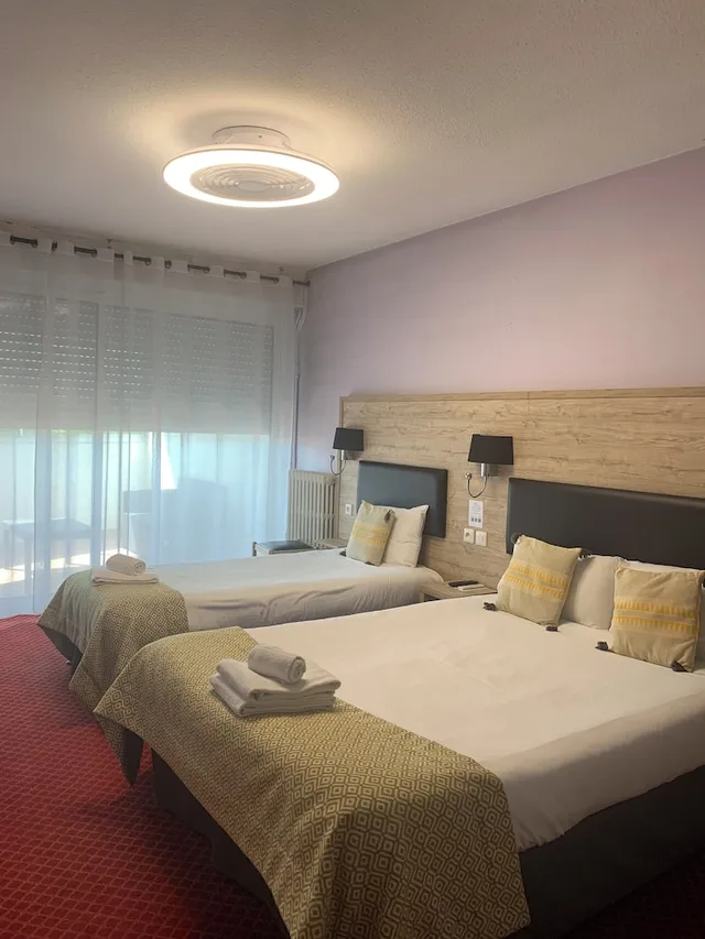 Room, Triple, 1 Double and 1 Single Bed, Brit Hotel Bleu Nuit 5/5