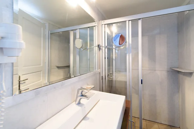 Maisonette, Jetted Tub، Antinea Suites and Spa 4/4