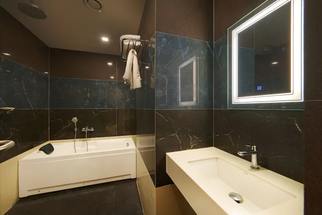 جناح رئاسي بسرير كينج، Hotel Merrytale 3/3