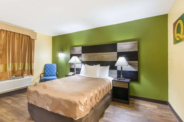 غرفة بسرير مزدوج للمدخنين، Quality Inn Kings Mountain 2/4