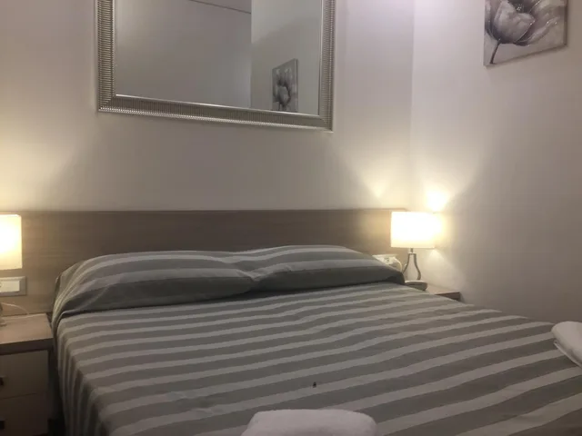 Room, Double or Twin Bed, Hotel Alinari 1/10