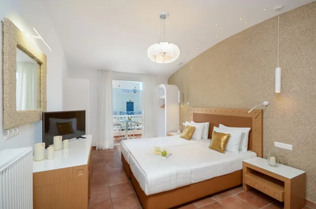 غرفة عائلية بسريرين منفصلين بغرفة نوم واحدة مع أريكة، Adriani Hotel 1/2