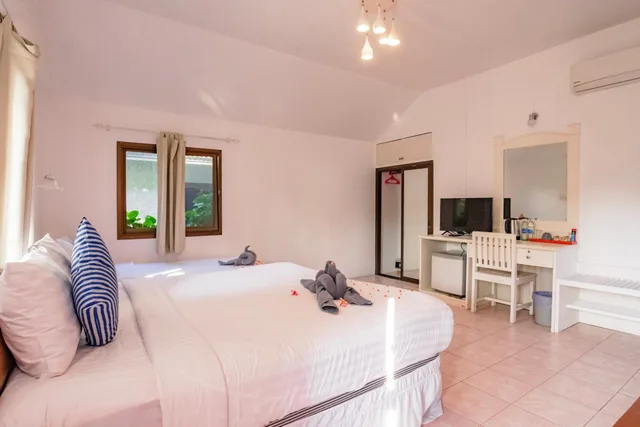 بنغل بسرير كوين، Bay Beach Resort 1/3