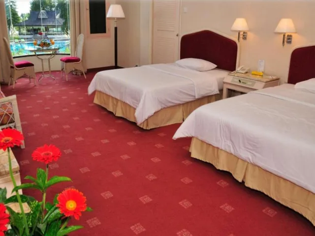 Super, Deluxe، Grand Mutiara Hotel 2/2