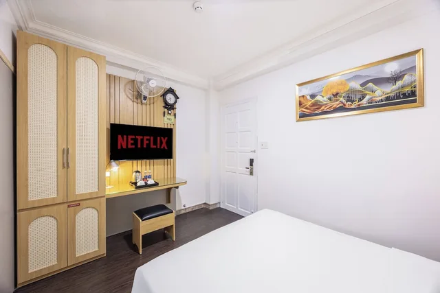 Superior, Queen Bed, A25 Hotel - 22 Nguyen Cu Trinh 9/10