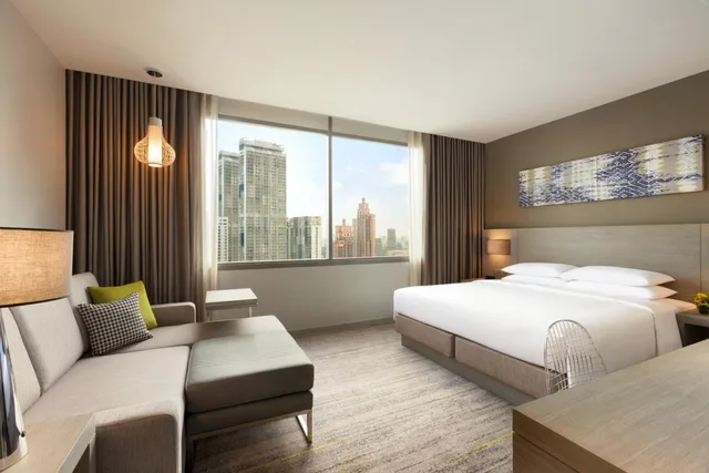 غرفة بسرير كينج مع أريكة، HYATT PLACE BANGKOK SUKHUMVIT 1/10